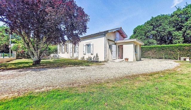Stunning villa for 5 guests with WIFI, TV, terrace and pets allowed
