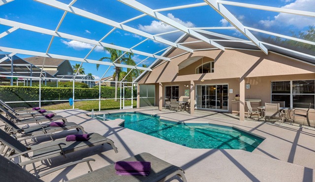 Stunning Villa In Gated Golf Community