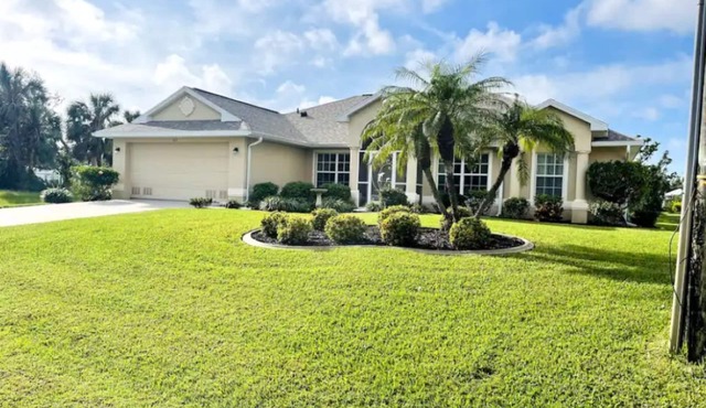 Stunning Villa in Golfer's Paradise/Canal Views