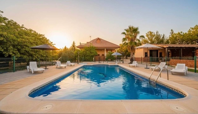 Stunning Villa - Infinity Pool & Mountain Views
