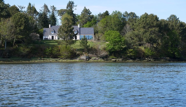 Stunning villa on a water-sea river (close to Bénodet's estuary)