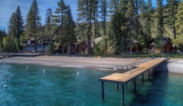 Stunning Villa right on the Lake