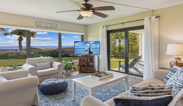 Stunning Villa -2 OCEANFRONT bedrooms each with ensuite baths & private patios!