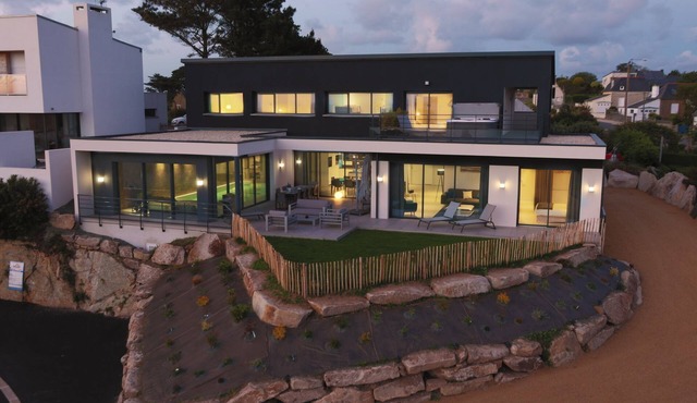 Stunning villa with sea view Jacuzzi, sauna, and heated indoor pool