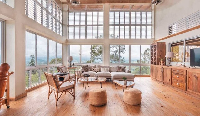 Stunning villa w/pool & mountain view in Jarabacoa