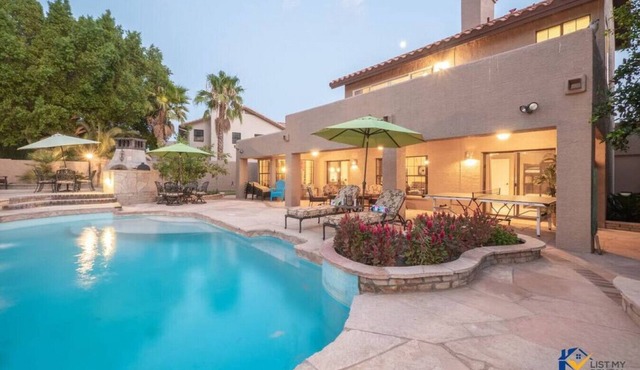 Stunning Villa+Waterslide+Putting Green+Table Tennis+Heated Pool Included w/slide