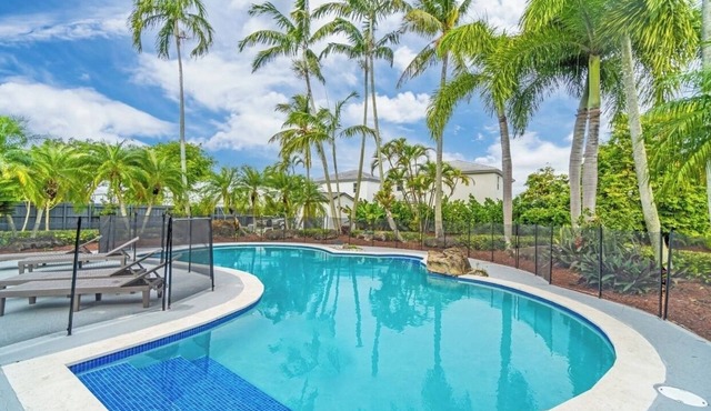 Stunning Villa with private pool on Tropical half acre of Paradise