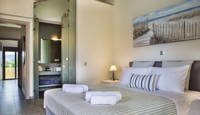 Stunning Villas with pool , Sea View, in close distance of famous Xi beach