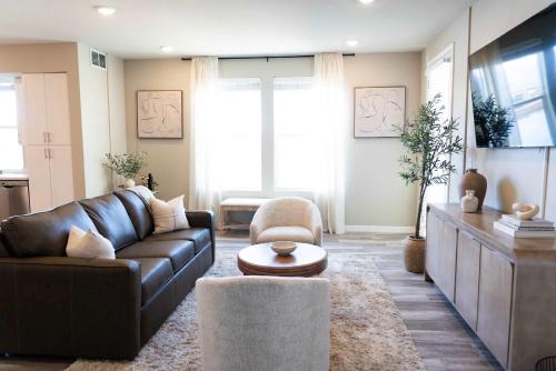 Stunning Water View 1BR · Spring & Rooftop Patio