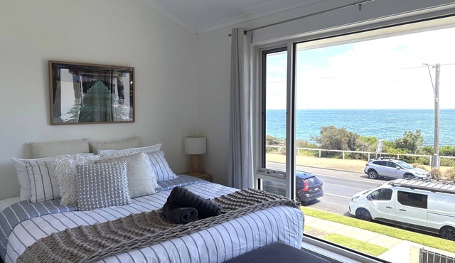 Stunning water views, Bayside Beach House Mornington