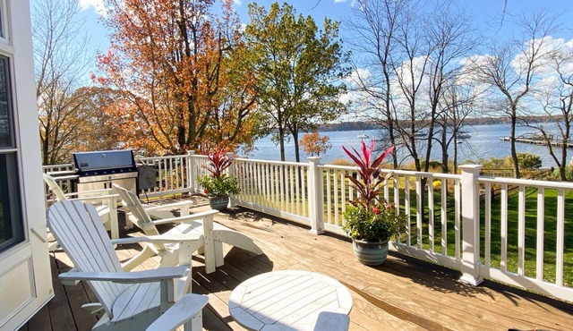 Stunning Waterfront Home in Round Bay with multiple living spaces