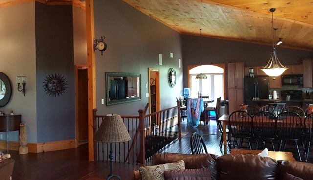 Stunning Waterfront Cottage 30 Mins. From Kingston Perfect for Multiple Families