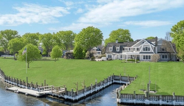Stunning Waterfront Jamesport Home, Private Dock, Great for Groups