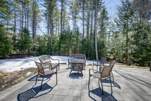Stunning Wells Home w/Fire Pit & Porch!