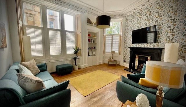 Stunning West End Flat!
