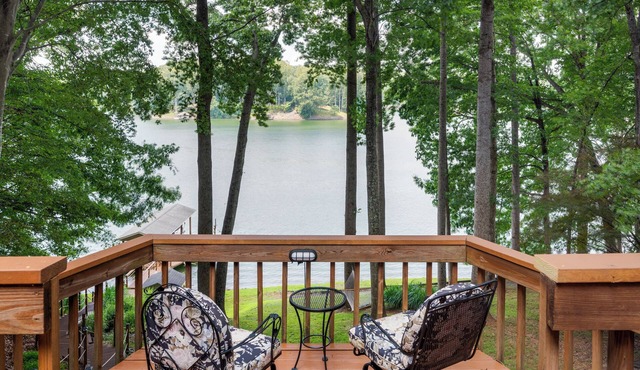 Stunning Wide-Water Views, Private Dock, Spacious Deck, Kayaks & Paddle board