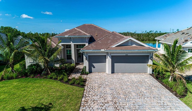 Stunning Wildblue Home + pool/1-Month minimum (Estero/Ft Myers Area)