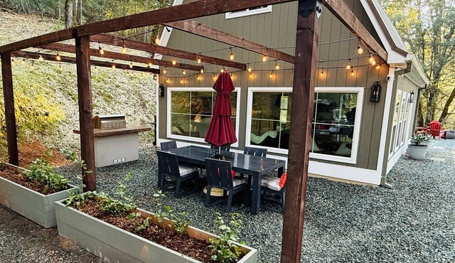 STUNNING Wine Country Cottage on Consumnes River & Pickleball Basketball Court!