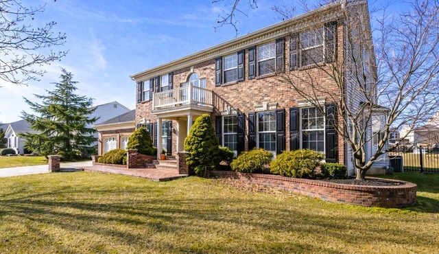 Stunning World Cup Luxury Home w/Private Pool, Sleeps 18, Ideal for Groups