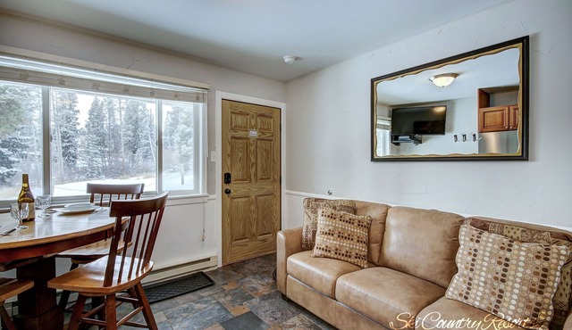 Stunningly Appointed Condo, Adjacent to Slopes/Hiking. Walk Downtown | PM2C