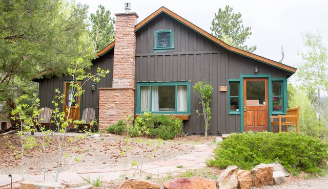 Stunningly Beautiful Cabin On The Big Thompson River in Estes Park, Co