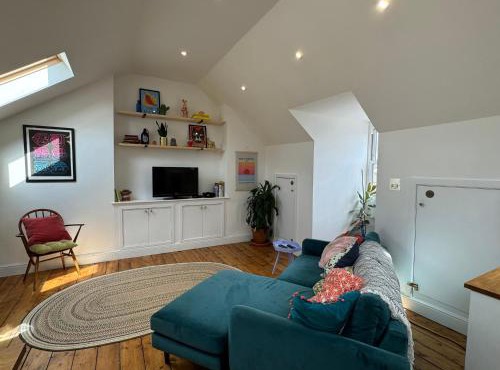 Stunningly Vibrant 1BD Flat Lower Clapton