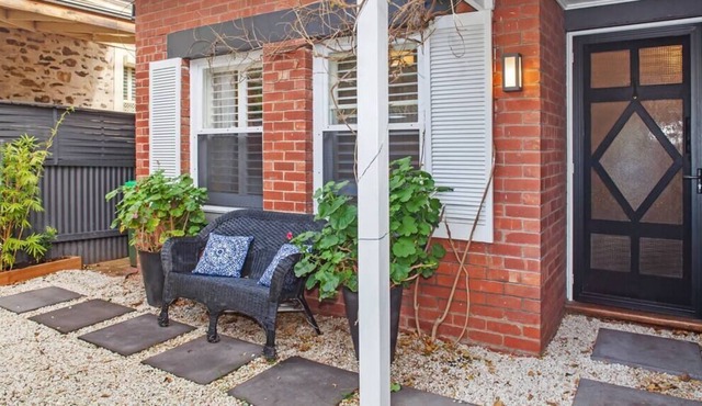 Stureca Cottage City Fringe, Sleeps 4, Wifi