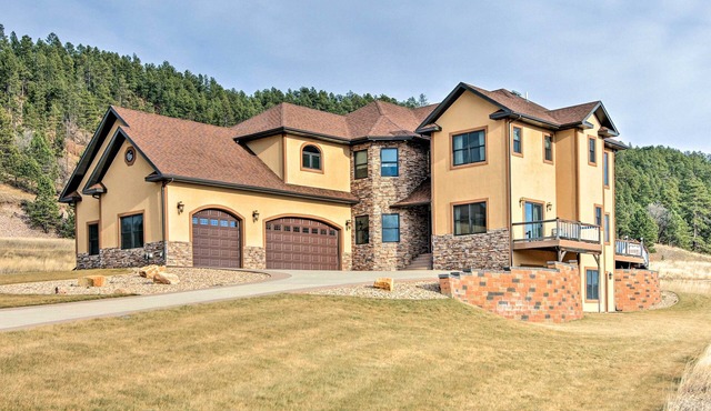 Sturgis Vacation Rental w/Hot Tub & Game Room!