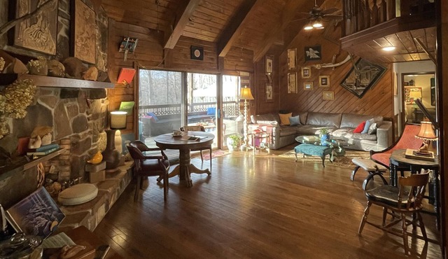 Style and comfort near Tennessee River and KY Lake