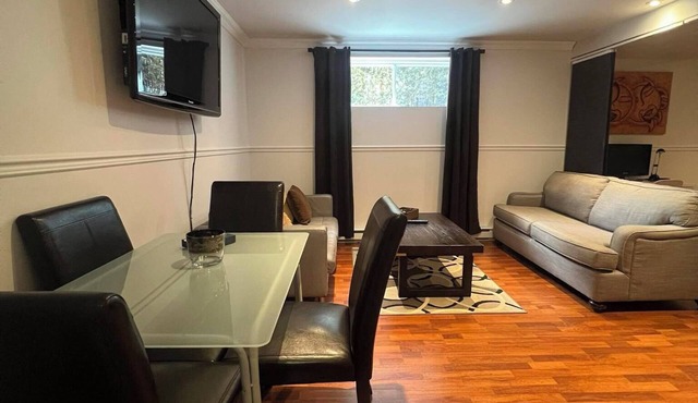 Style bachelor-sous-sol complet privé SDB, coin repas, Domaine Vert-Sud, Mirabel