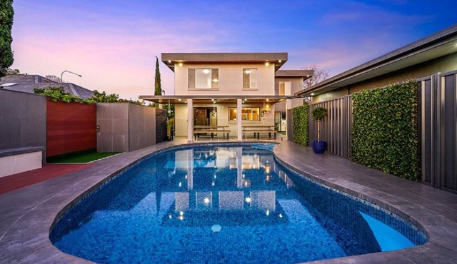 Style, sophistication & charm this home has it all