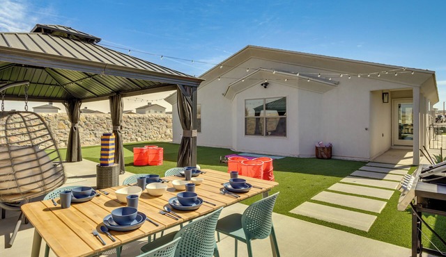 Styled Socorro Living at ‘Cali’s Signature House’