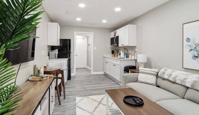 Stylish 1 BD 1 BA Duplex Near Arundel Mills Mall, Live Casino, FT Meade!