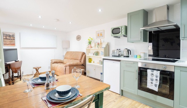 Stylish 1-Bed Annexe, Free Parking, Malpas, Newport, South Wales