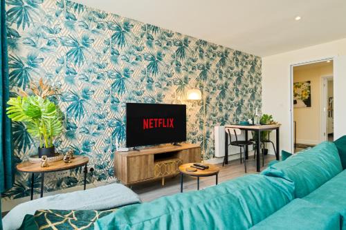 Stylish 1-Bed Central getaway with Cathedral Views