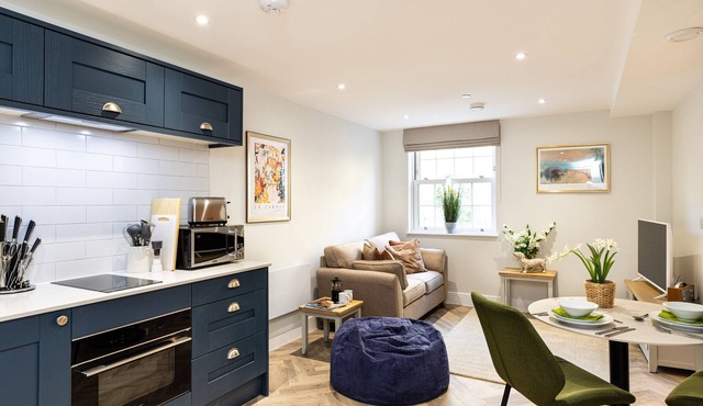 Stylish 1 bedroom 1st floor apartment in the historic village of Stoney Middleton