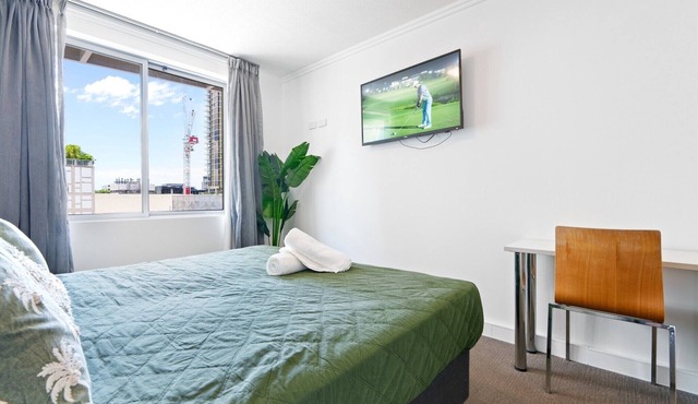 Stylish 1-Bed Studio in Vibrant South Brisbane
