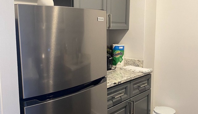 Stylish 1 Bedroom Apartment in Gadsden, AL