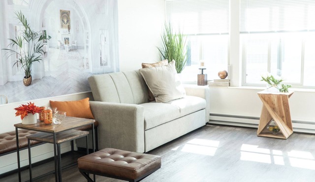 Stylish 1-bedroom apartment in U-District two blocks to Light Rail!