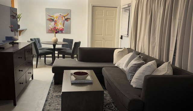 Stylish 1-bedroom apt w sofa bed on private beach