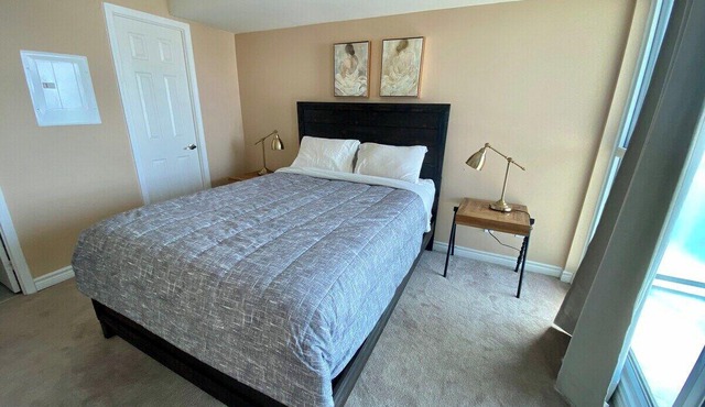 Stylish 1 Bedroom Condo with Unobstructed CN Tower View