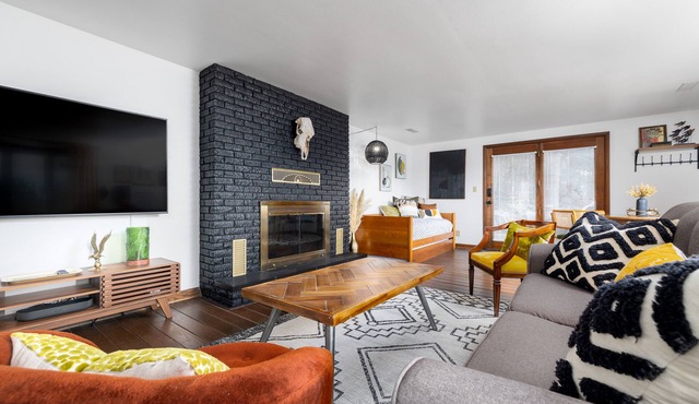 Stylish 1 bedroom cottage along the Mississippi River