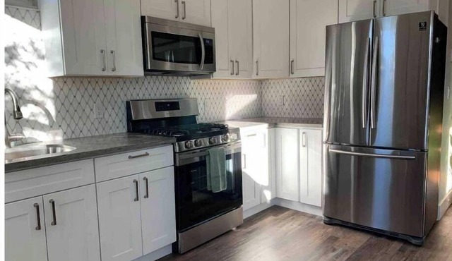 Stylish 1 Bedroom Farmhouse - Live/Work