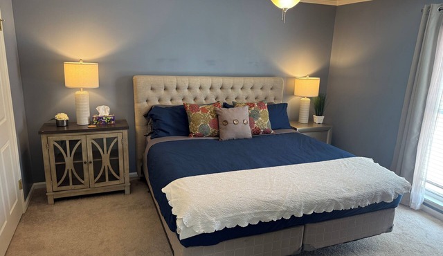 Stylish 1-Bedroom Plaza Retreat with Pool - 43