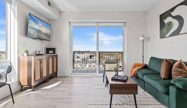 Stylish 1-Bedroom Retreat in Uptown Minneapolis
