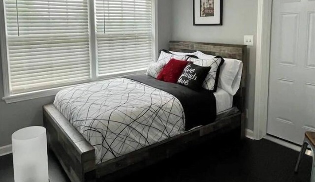 Stylish 1 bedroom unit close to downtown & BOK