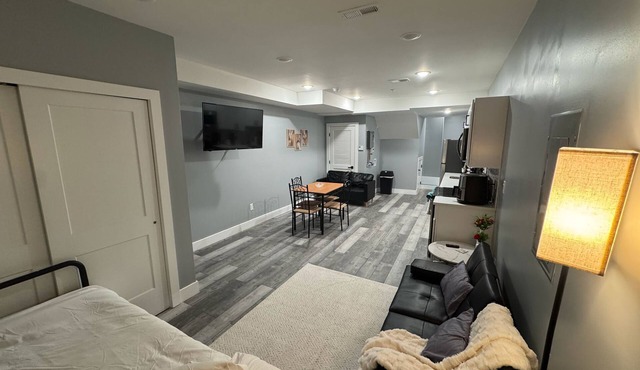 Stylish 1-Bedroom Escape – Comfort & Convenience, Sleeps 3