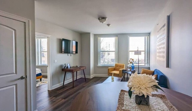 Stylish 1 BR/1BA at The Inman - 206