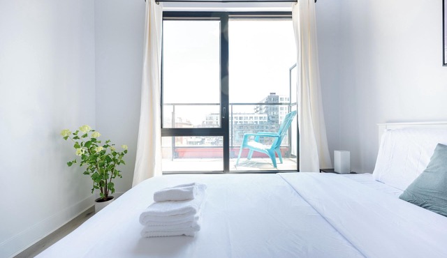 Stylish 1 BR in Old Port Montreal