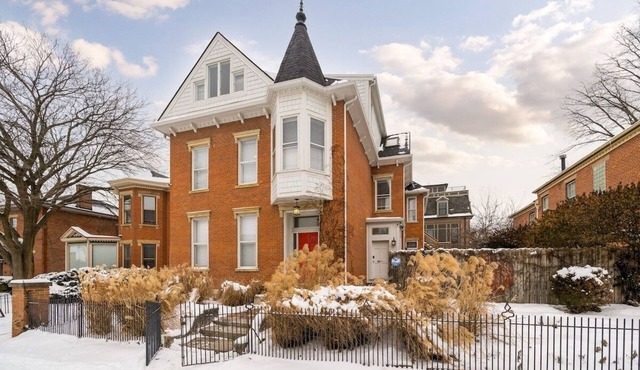 Stylish 12 BD |24 Guests| Next to DT| Free Parking